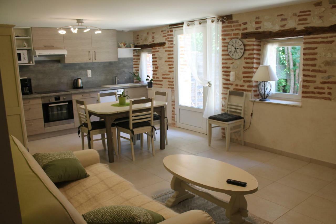 Gite Clodeguy Saint-Sylvestre-sur-Lot Exterior photo